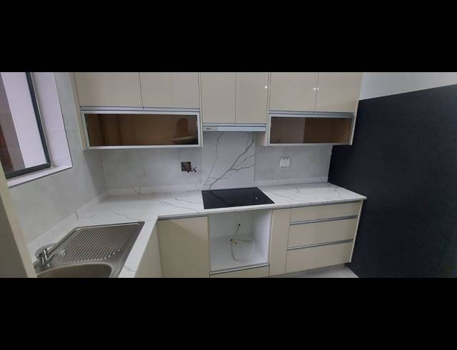 2 BEDROOM APARTMENT FOR SALE IN UMHLANGA RIDGE